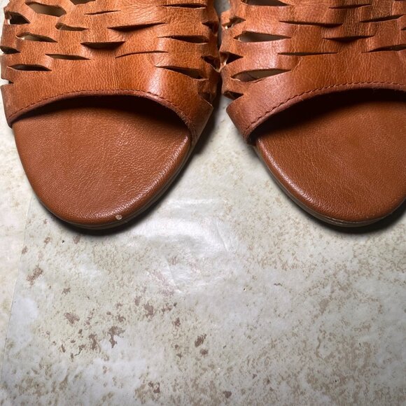 Franco Sarto Womens Tan Leather Peep-Toe Heels Back Zipper Western Boho - Picture 10 of 10